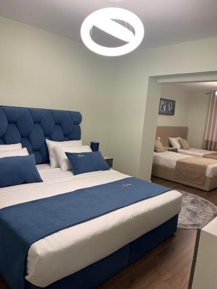 Essy'S Apartment Корча Экстерьер фото