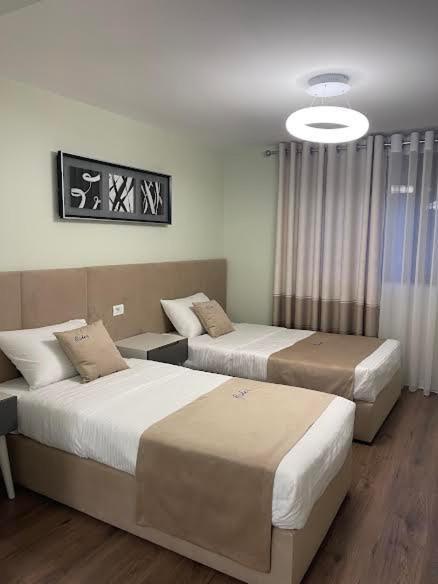 Essy'S Apartment Корча Экстерьер фото